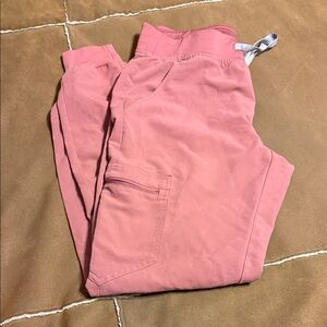 Figs rose pink jogger pants size small